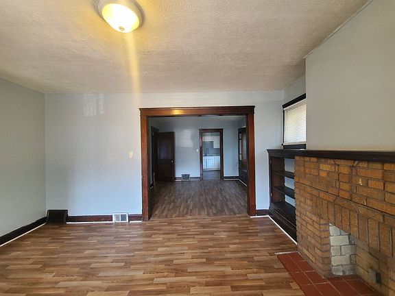 5th image of 2217 W 105th St #Up
