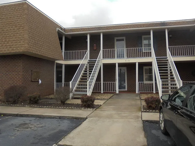 316A Windsor Manor Way — Photo 1