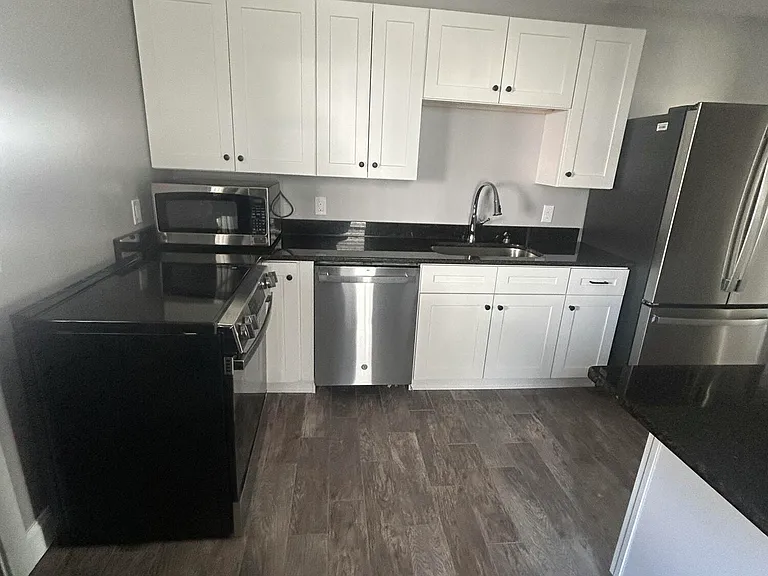 179 Railroad St — Photo 4