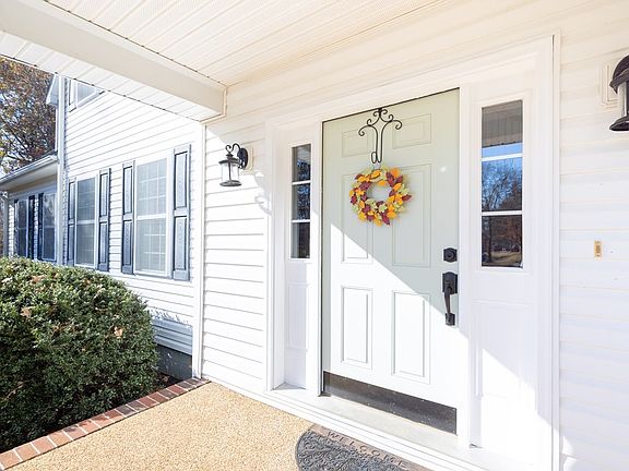 3rd image of 8890 Deekens St
