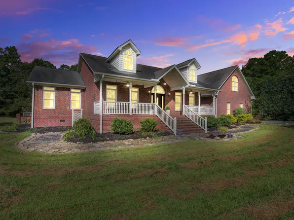 135 Brant Acres Ln, Bonneau, SC 29431