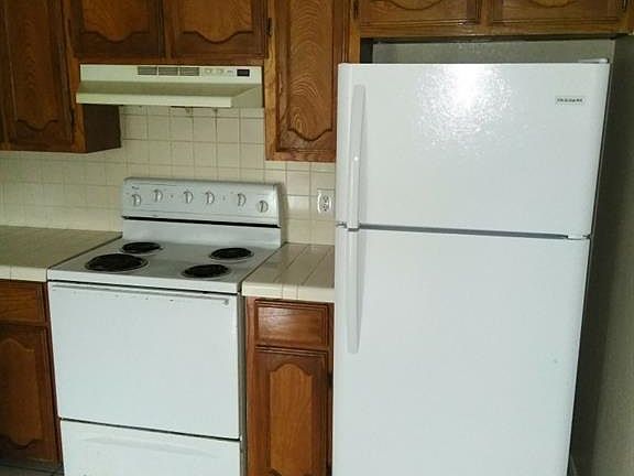 4th image of 909 W Caffery Ave