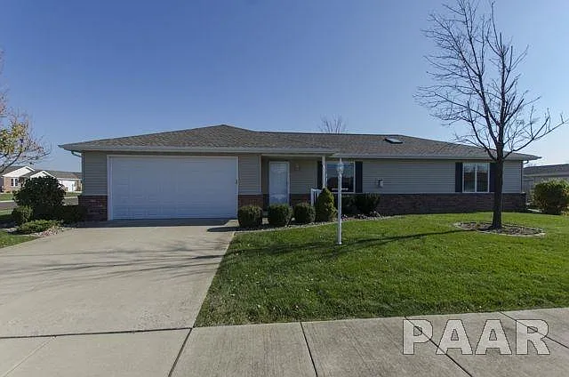1125 Breeze Way photo 1