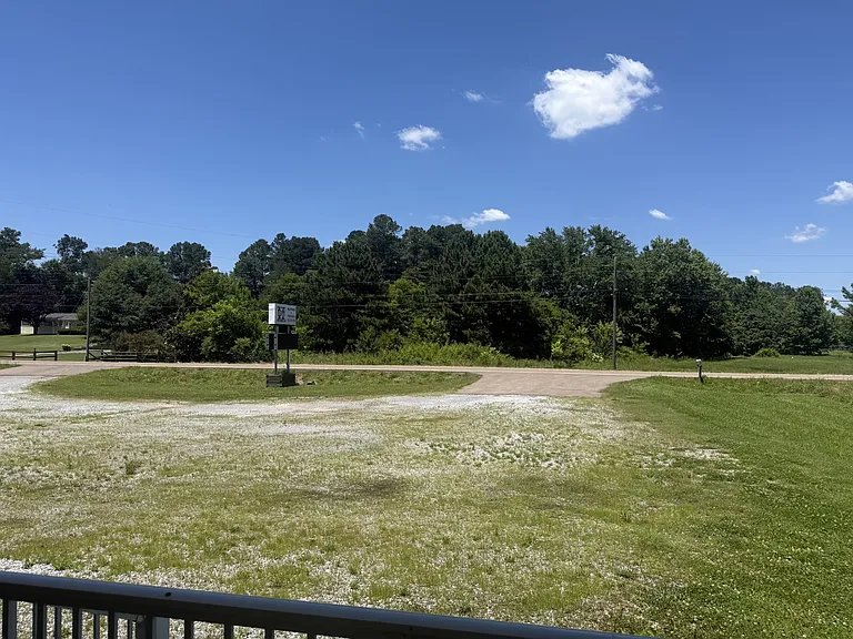 1620 Ardmore Hwy — Photo 3