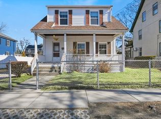 12 Fifield St, Watertown, MA 02472