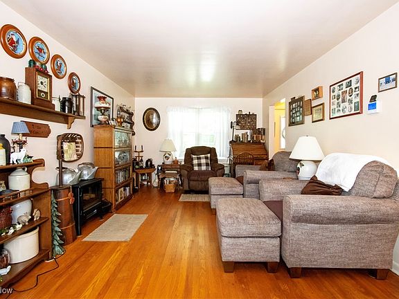 3rd image of 1834 Kenwood Dr