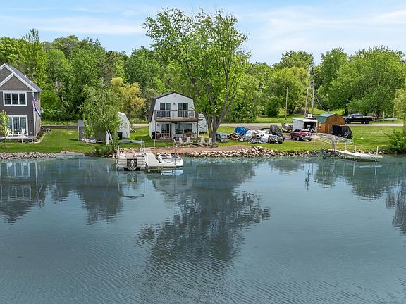 2nd image of 28584 Lakewood Dr NW