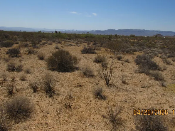 245-18 S Carrow Rd #362, Yucca, AZ 86438