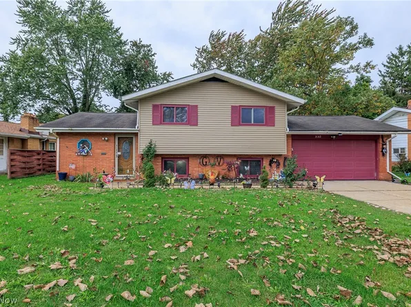 5142 Berkshire Dr, North Olmsted, OH 44070