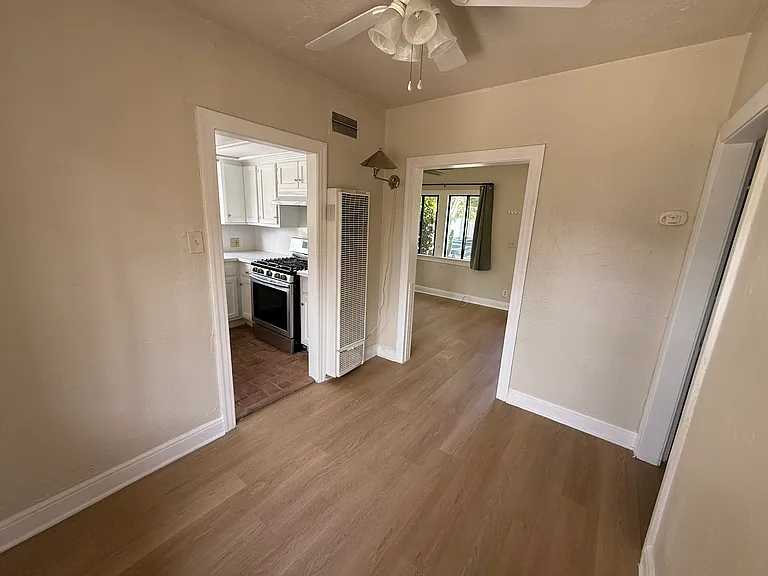 21618 Valerio St — Photo 6