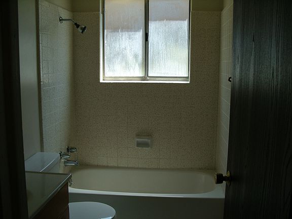 5th image of 203 N Pingree Ave APT 1