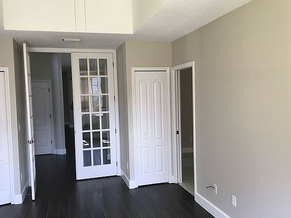 5th image of 19 Emerald Oaks Ln