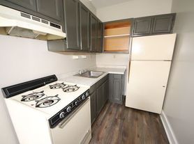 17 E Centre St