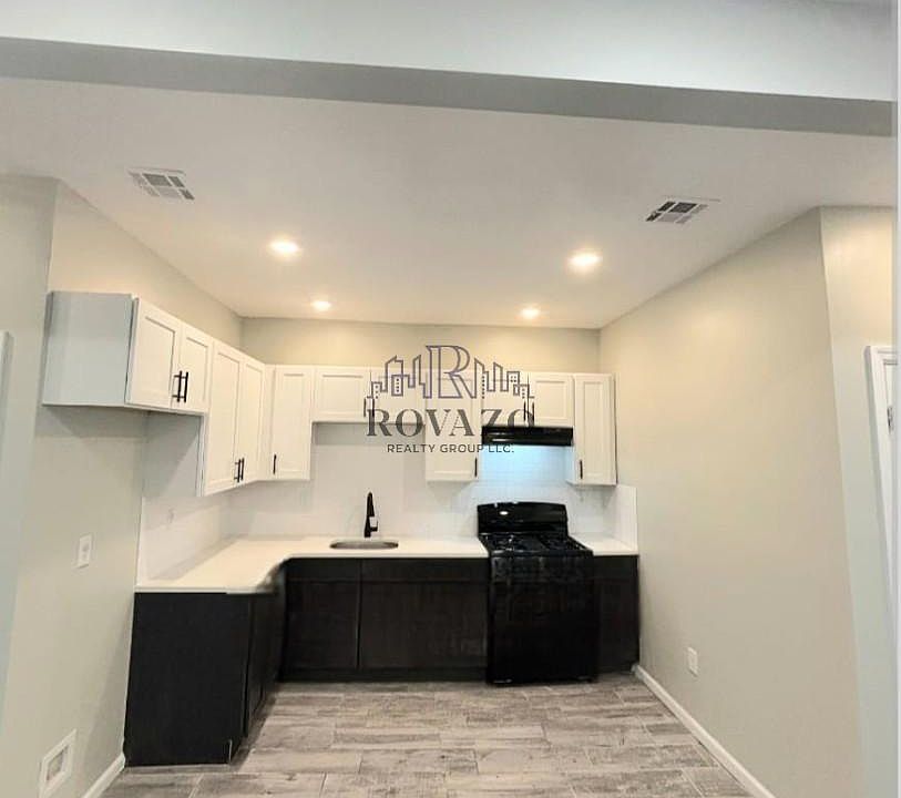 1st image of 219-220 N 5th St #2