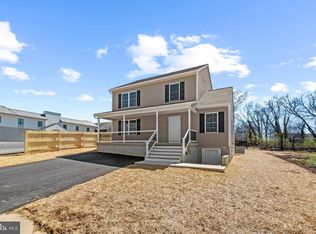 2747 Park Dr, Halethorpe, MD 21227