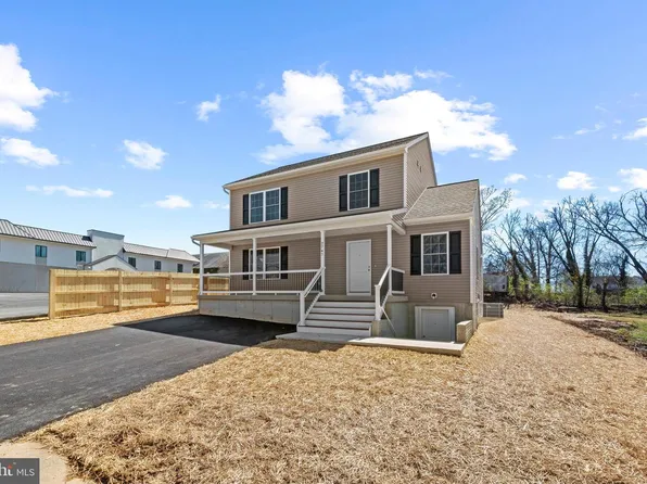 2747 Park Dr, Halethorpe, MD 21227