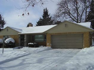 1015 Emerson Dr, Rockford, IL 61108