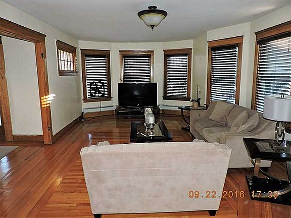 4th image of 181 Warrington St