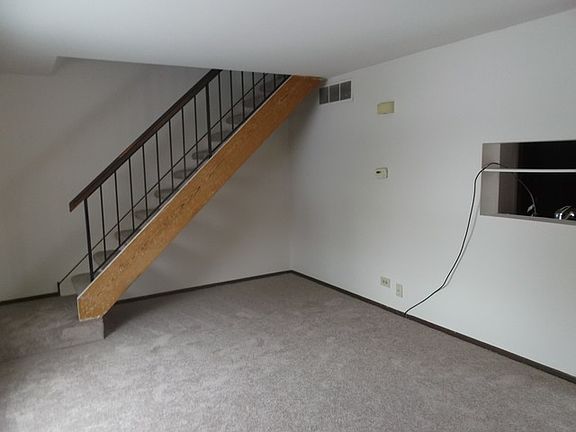 2nd image of 204 Sunset Ct #3903