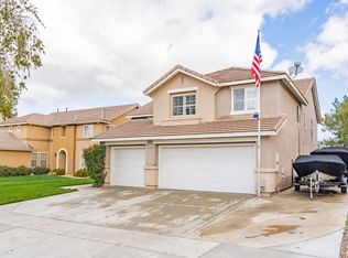 379 Selkirk Dr, Corona, CA 92881