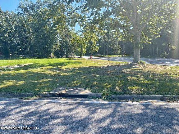 4th image of 6800 Bienville Dr