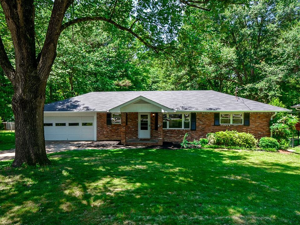 1st image of 1010 Oriole Ln SE