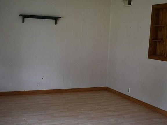 5th image of 203 E 10th St