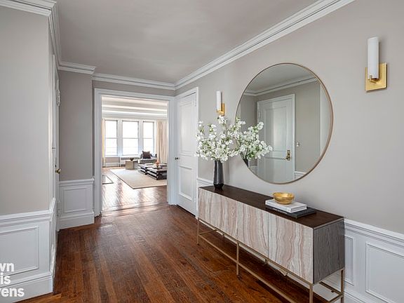 2nd image of 320 E 72nd St APT 12A