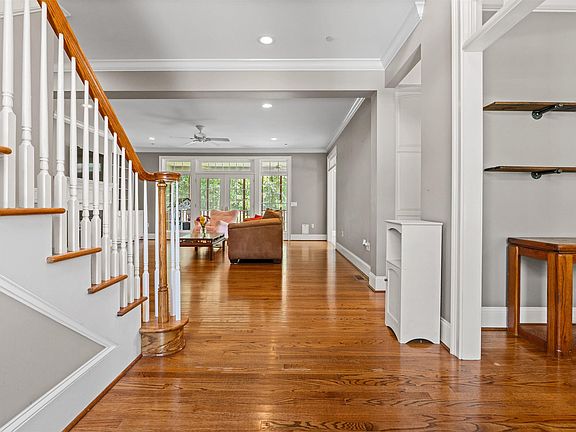 4th image of 313 Belfair Rd