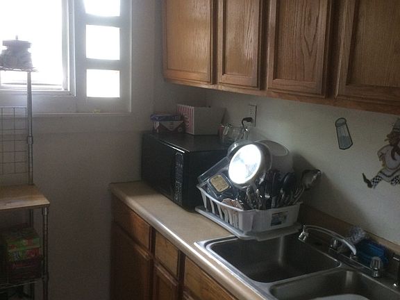 3rd image of 15725 Sorrento St