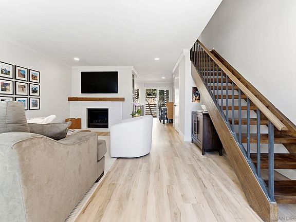 3rd image of 3593 Caminito Carmel Lndg