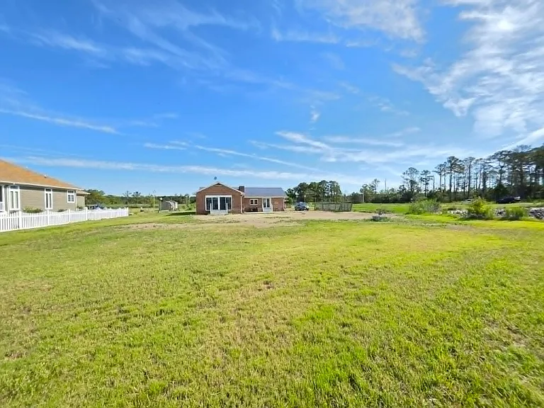 22931 Steele Dr — Photo 39