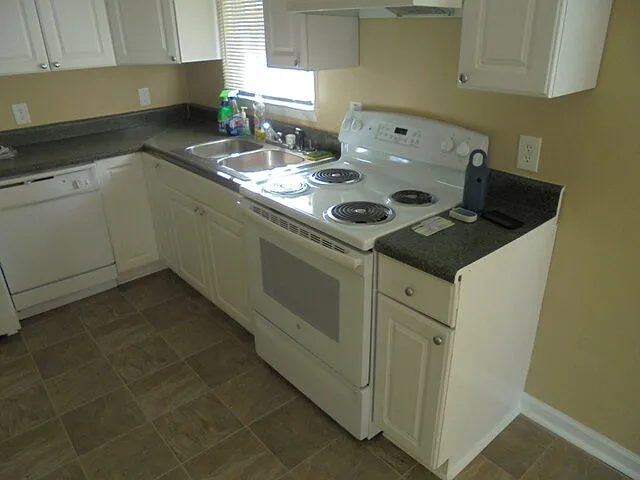 6774 Valley Hill Ct — Photo 8