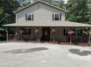 109 Squaw Hollow Trl, Dingmans Ferry, PA 18328