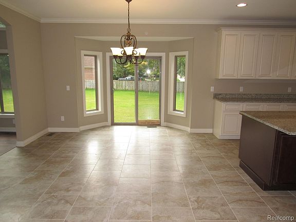 3rd image of 6831 John R Rd