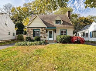 96 Mayfair Dr, Rochester, NY 14617