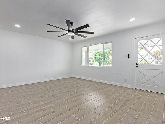 5th image of 1810 S Parkside Drive
