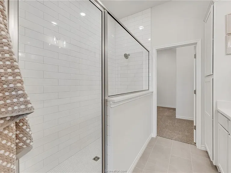 2545 Leyla Ln — Photo 16