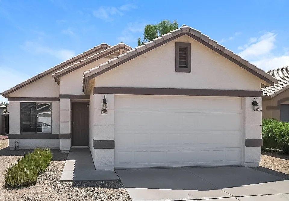 15905 W Elm St