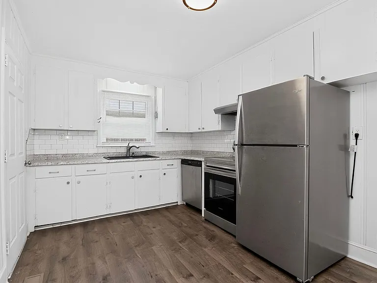 4820 Charleston Dr — Photo 6