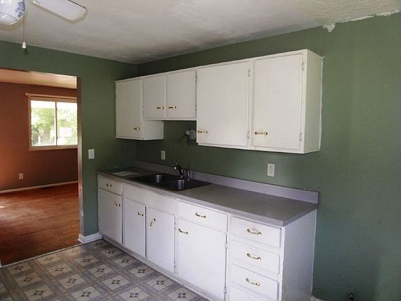 4th image of 110 Brookwood Dr