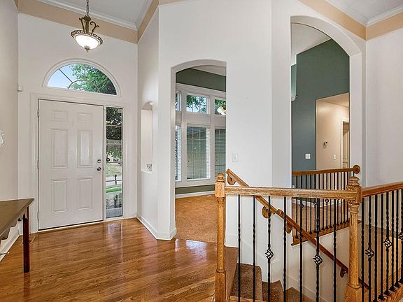 2nd image of 1601 Bernadine Dr