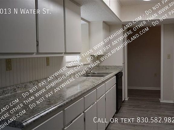 3rd image of 1013 N Water St