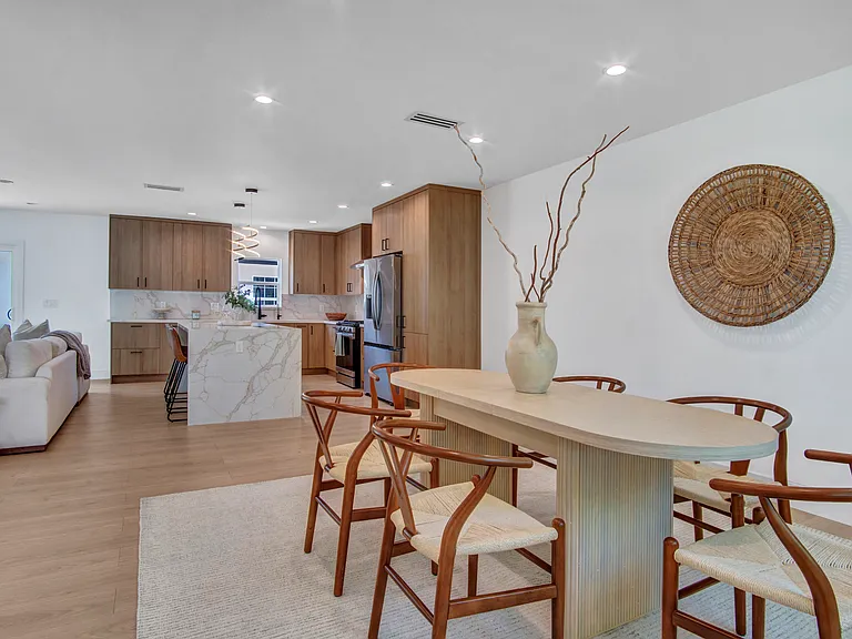 18406 Jovan St — Photo 10