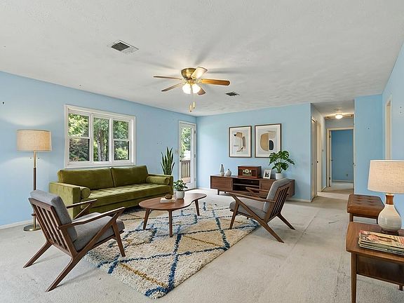4th image of 24156 Banker St