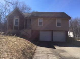 9034 Manning Ave, Kansas City, MO 64138