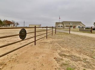 613 Lawhorn Ln, Sunset, TX 76270
