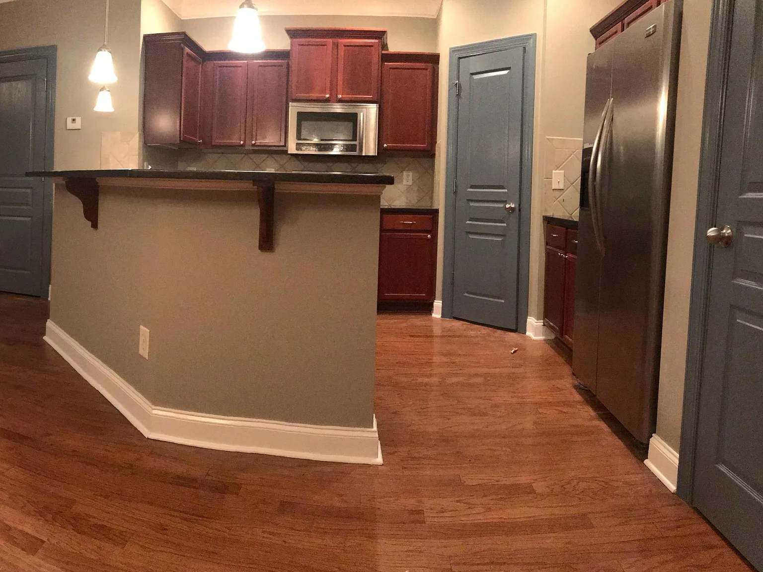 3 bed, 2.5 bath, 1732 sqft, $2,200 — Photo 2