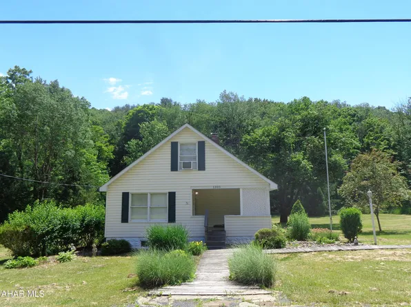 1305 Dry Run Rd, Duncansville, PA 16635