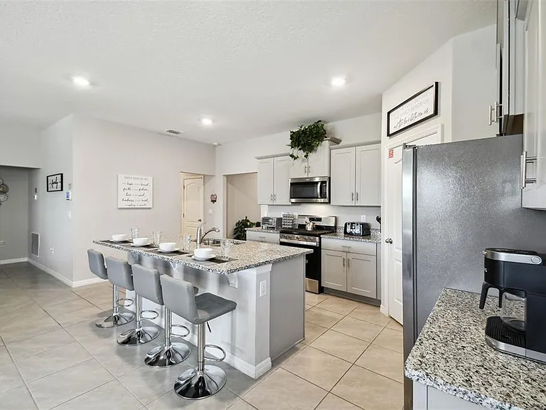 7704 Oakmoss Loop — Photo 48